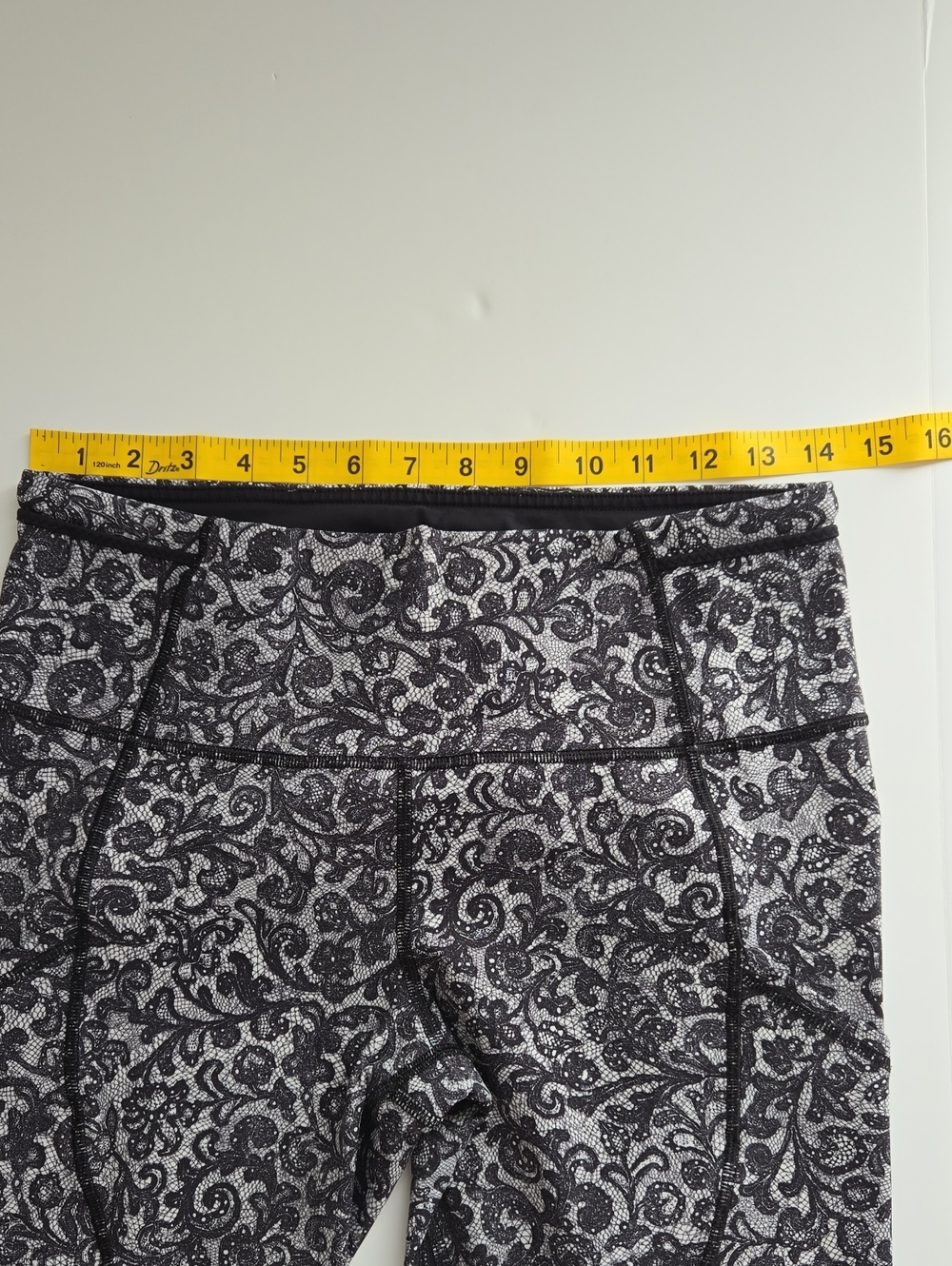 Lululemon Black/Grey Lace Pattern Crops | Mesh Inset | Back Leg Logo - Picture 8 of 11